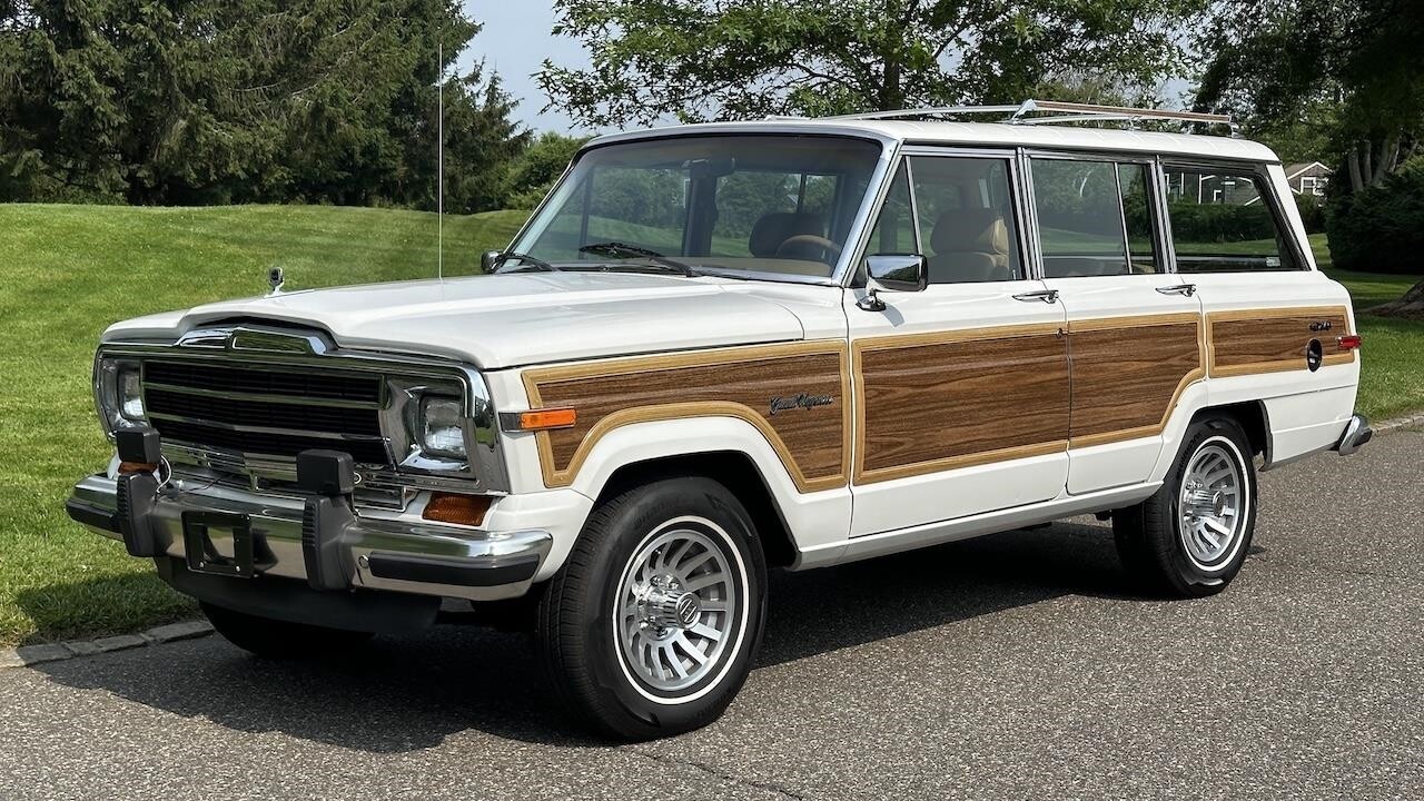 Jeep-Wagoneer-1988-SUV-7