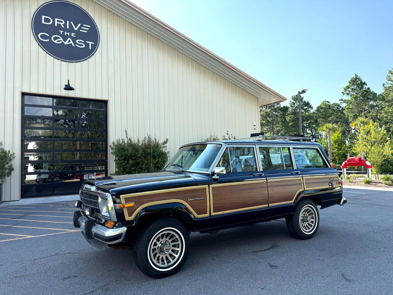 Jeep-Wagoneer-1989-SUV-1
