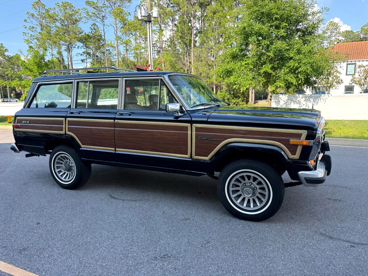 Jeep-Wagoneer-1989-SUV-10
