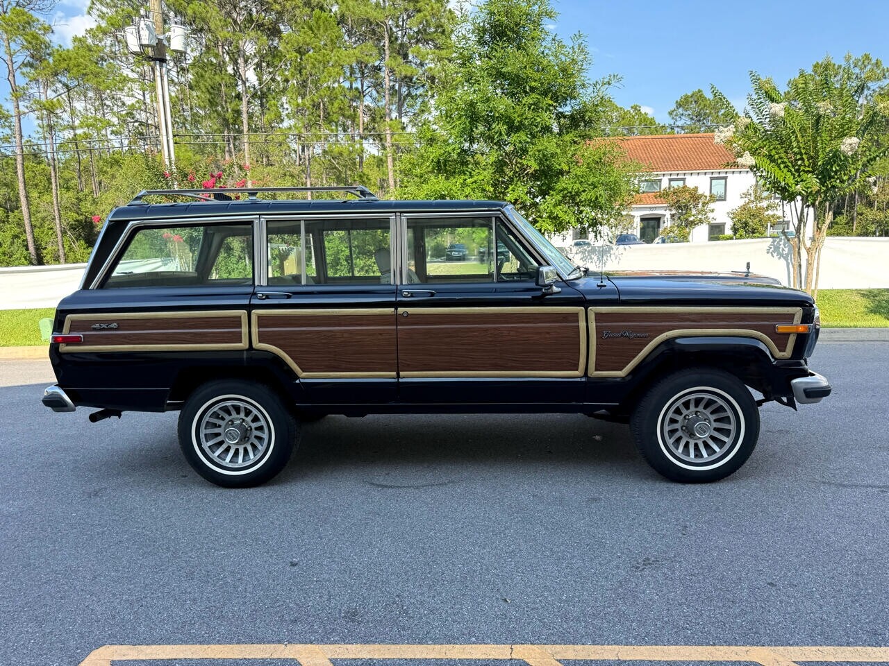 Jeep-Wagoneer-1989-SUV-12