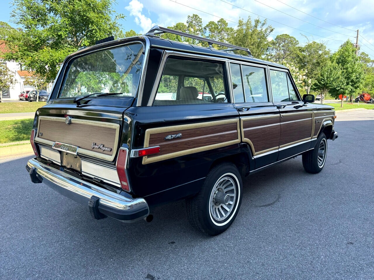 Jeep-Wagoneer-1989-SUV-14