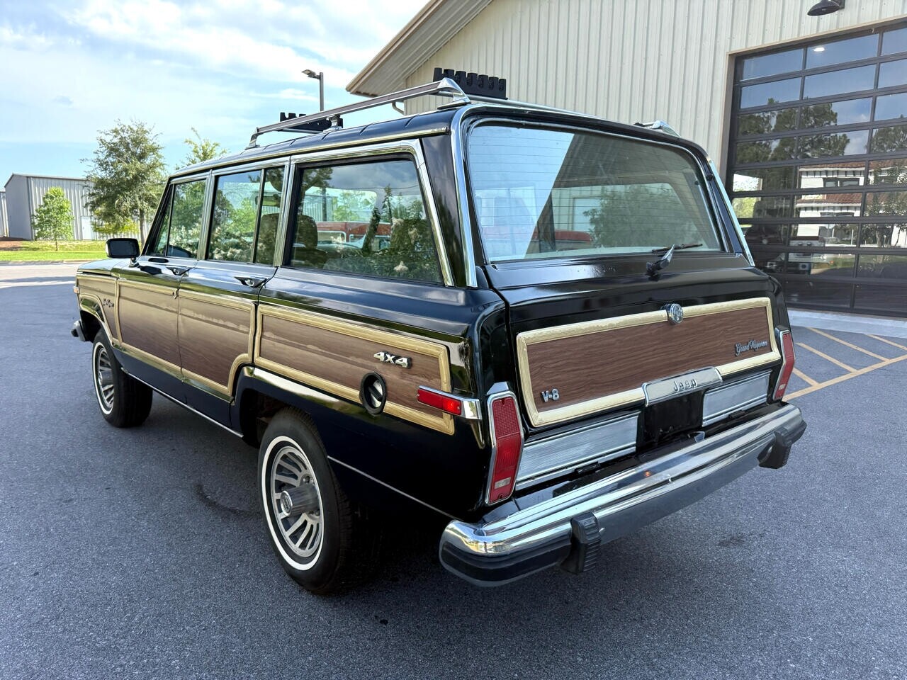 Jeep-Wagoneer-1989-SUV-22