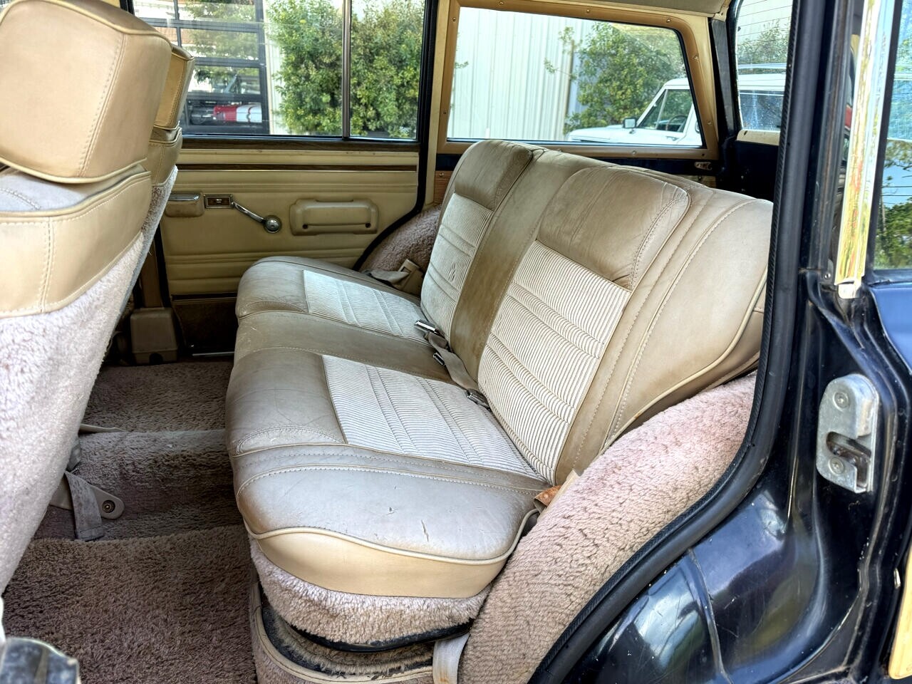 Jeep-Wagoneer-1989-SUV-33