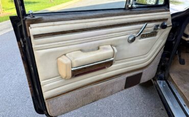 Jeep-Wagoneer-1989-SUV-35