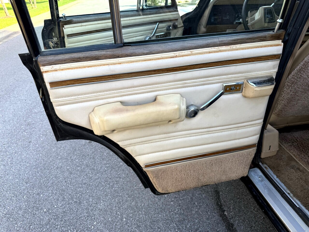 Jeep-Wagoneer-1989-SUV-36