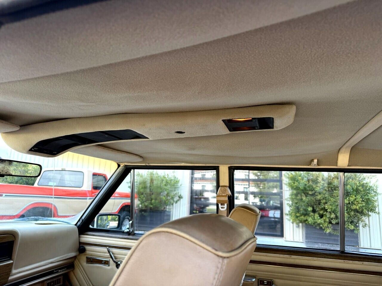Jeep-Wagoneer-1989-SUV-38