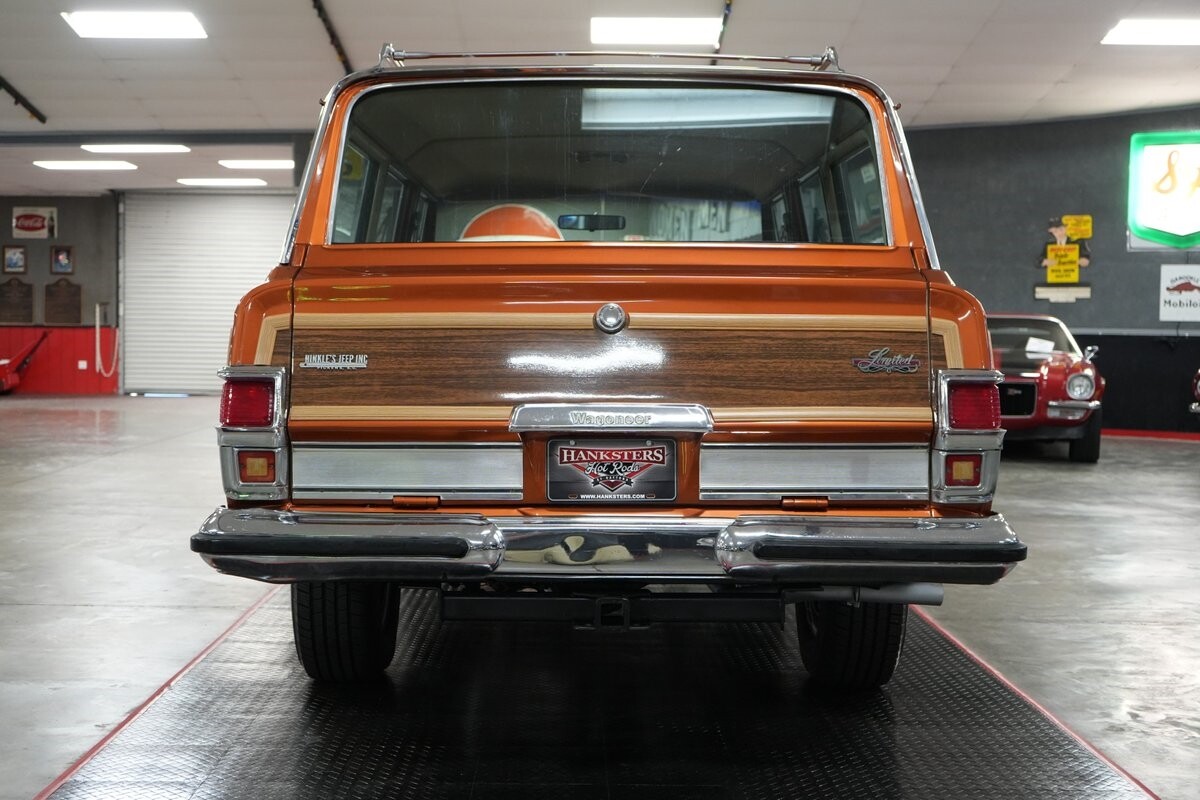 Jeep-Wagoneer-Limited-4x4-1980-SUV-21