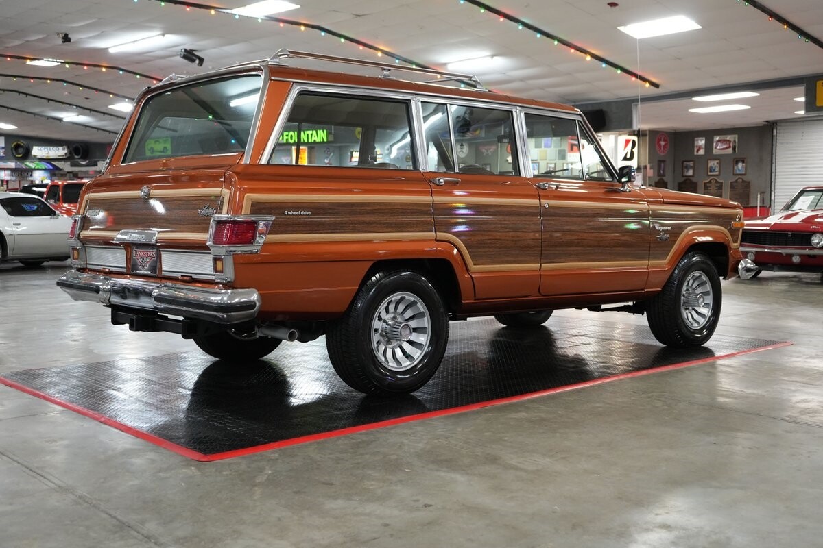 Jeep-Wagoneer-Limited-4x4-1980-SUV-22