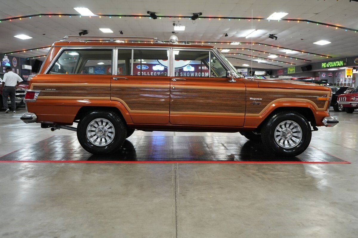 Jeep-Wagoneer-Limited-4x4-1980-SUV-23
