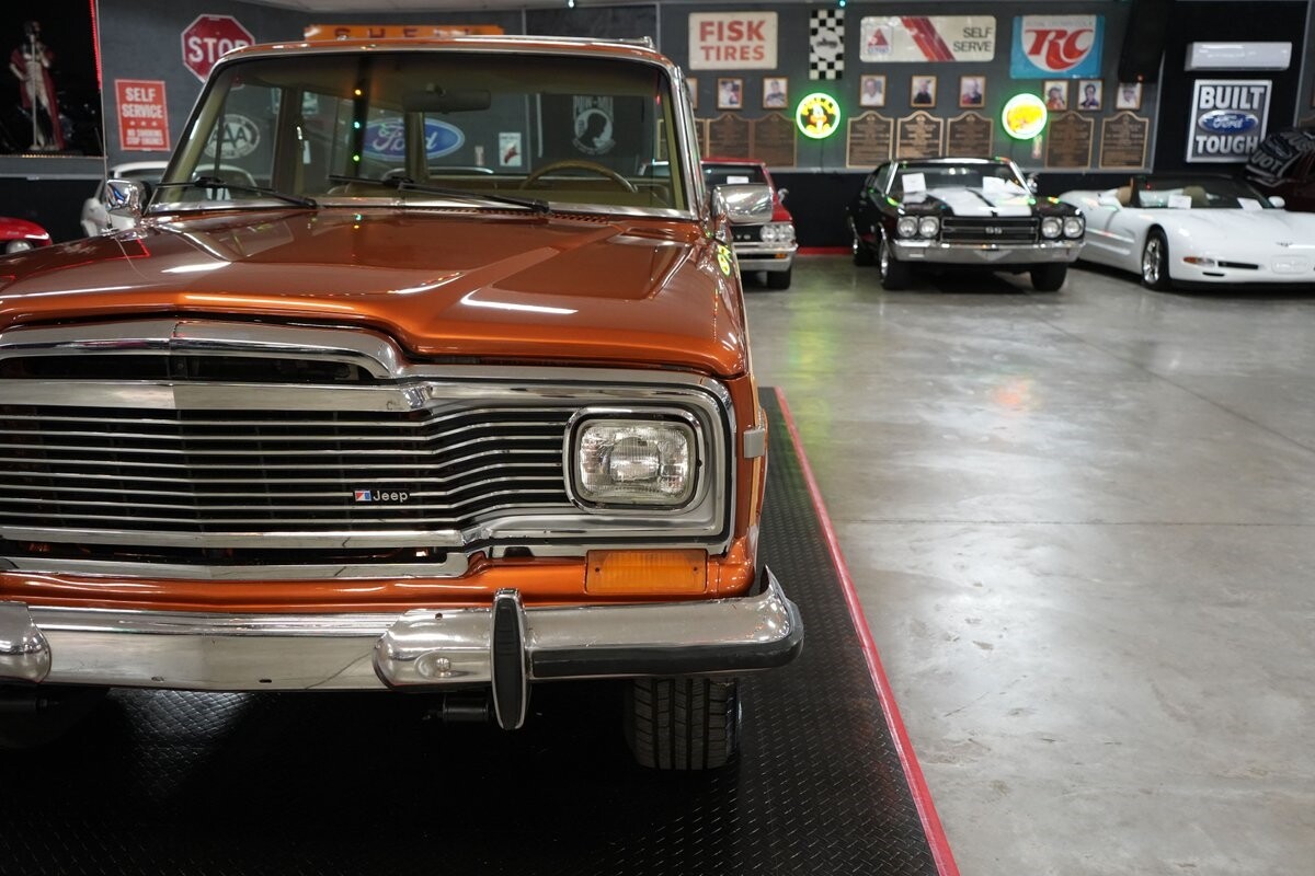 Jeep-Wagoneer-Limited-4x4-1980-SUV-27