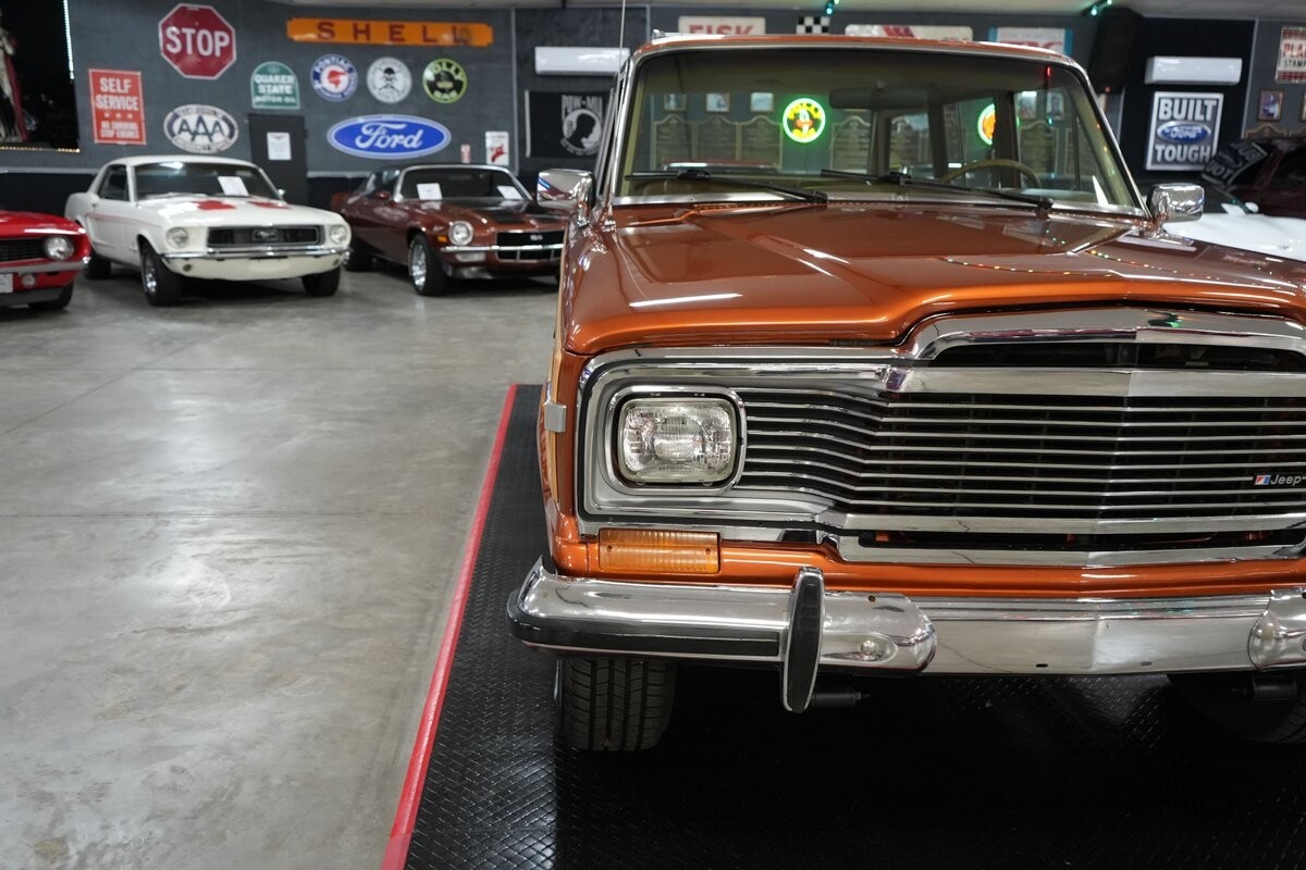 Jeep-Wagoneer-Limited-4x4-1980-SUV-28
