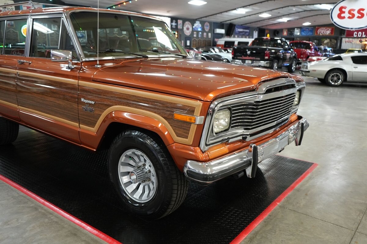 Jeep-Wagoneer-Limited-4x4-1980-SUV-29