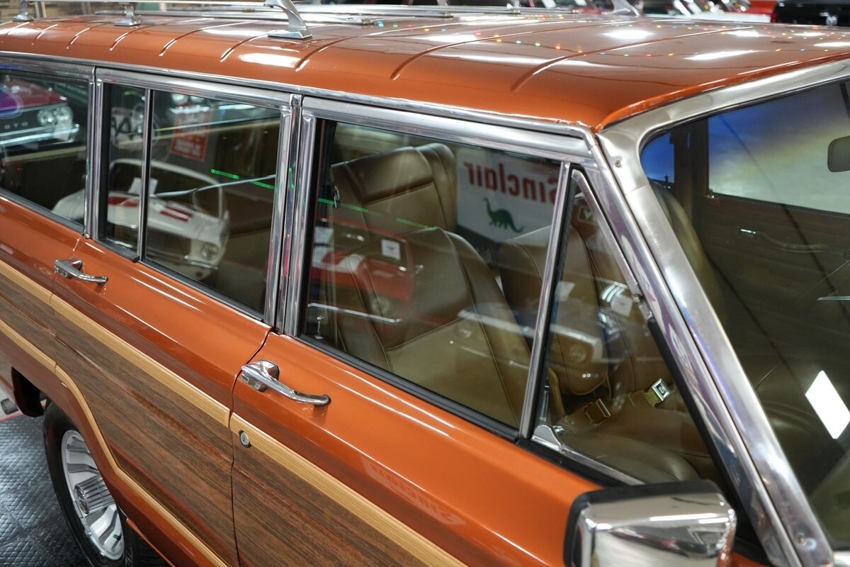 Jeep-Wagoneer-Limited-4x4-1980-SUV-34