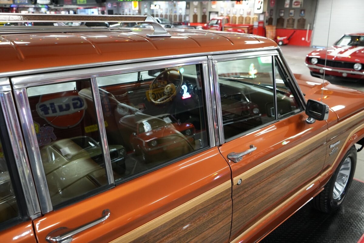 Jeep-Wagoneer-Limited-4x4-1980-SUV-35