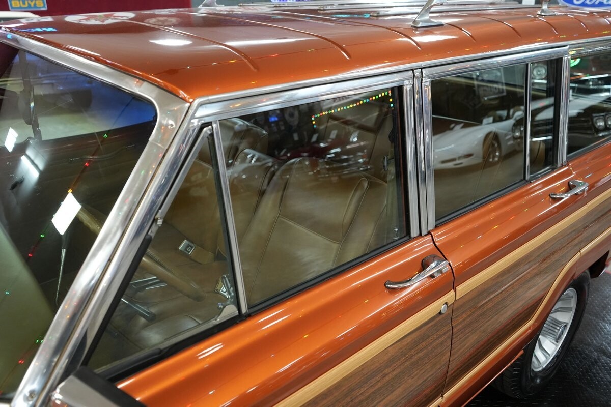 Jeep-Wagoneer-Limited-4x4-1980-SUV-36