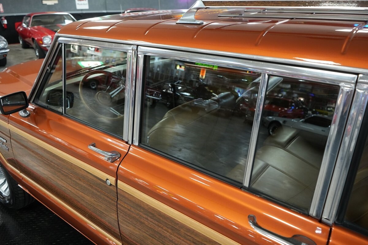 Jeep-Wagoneer-Limited-4x4-1980-SUV-37