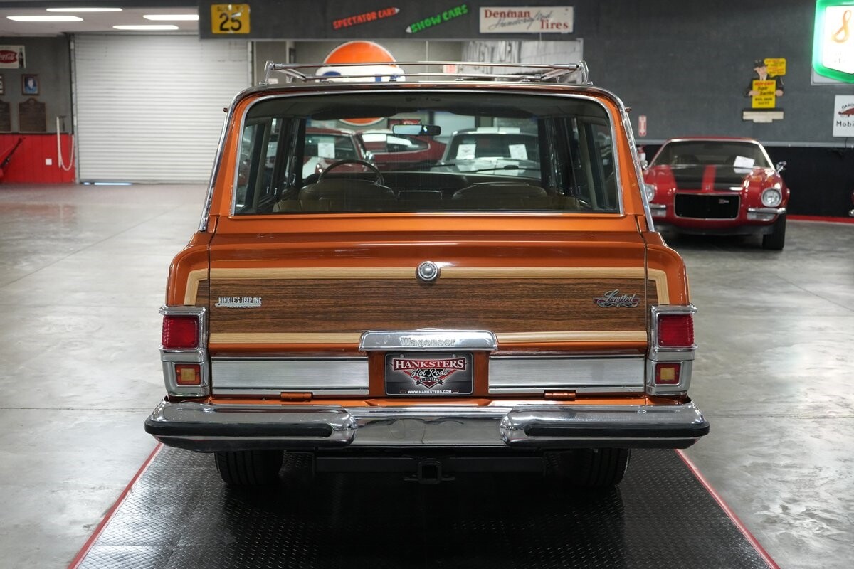 Jeep-Wagoneer-Limited-4x4-1980-SUV-4