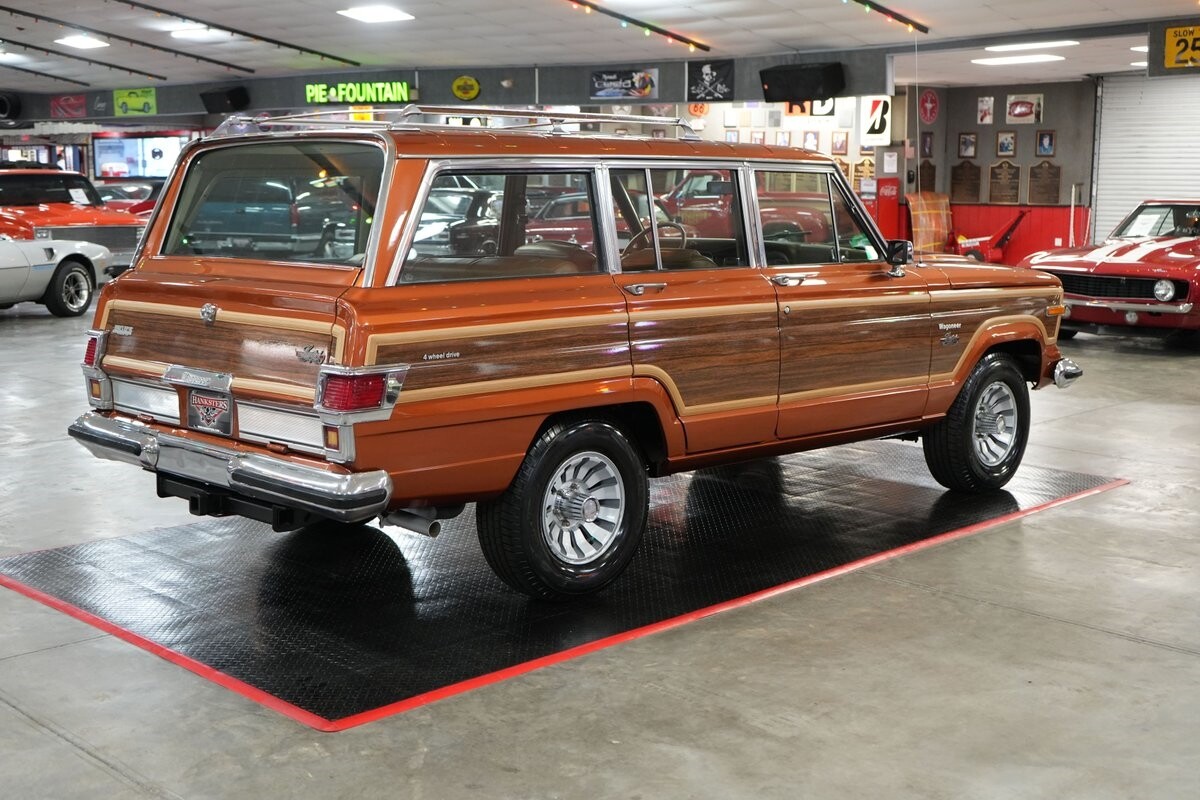 Jeep-Wagoneer-Limited-4x4-1980-SUV-5