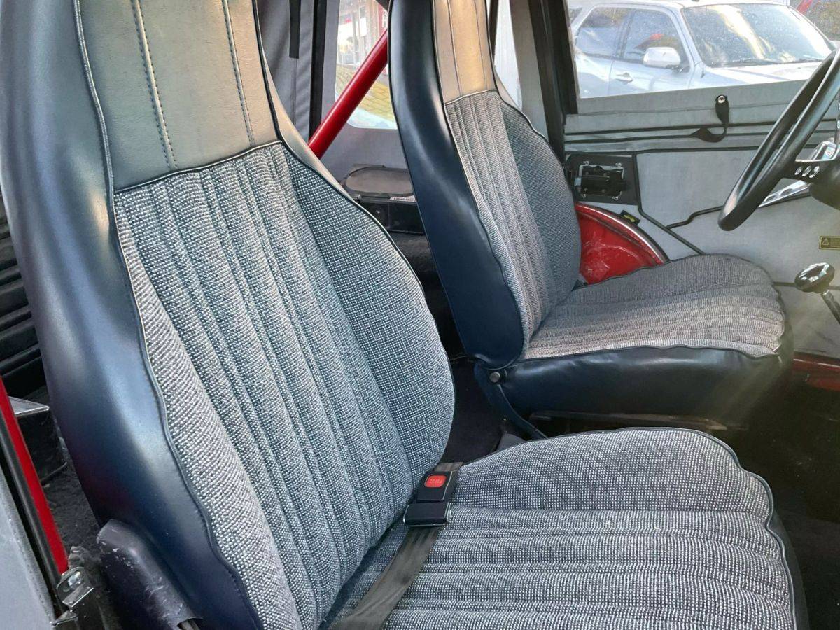 Jeep-Wrangler-1979-red-4