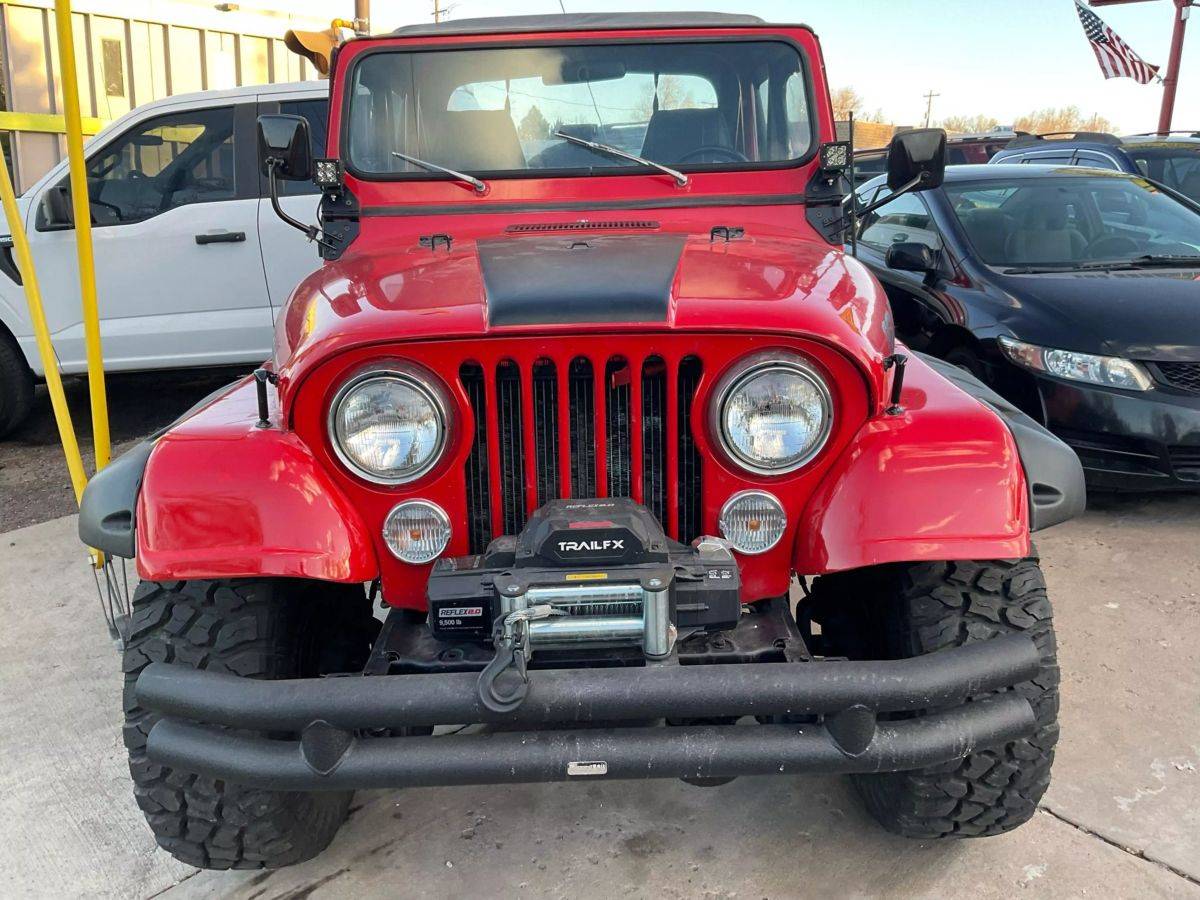 Jeep Wrangler  1979 red