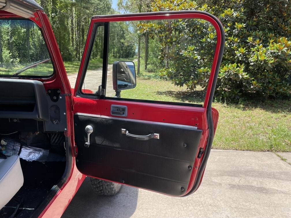 Jeep-Wrangler-1989-10