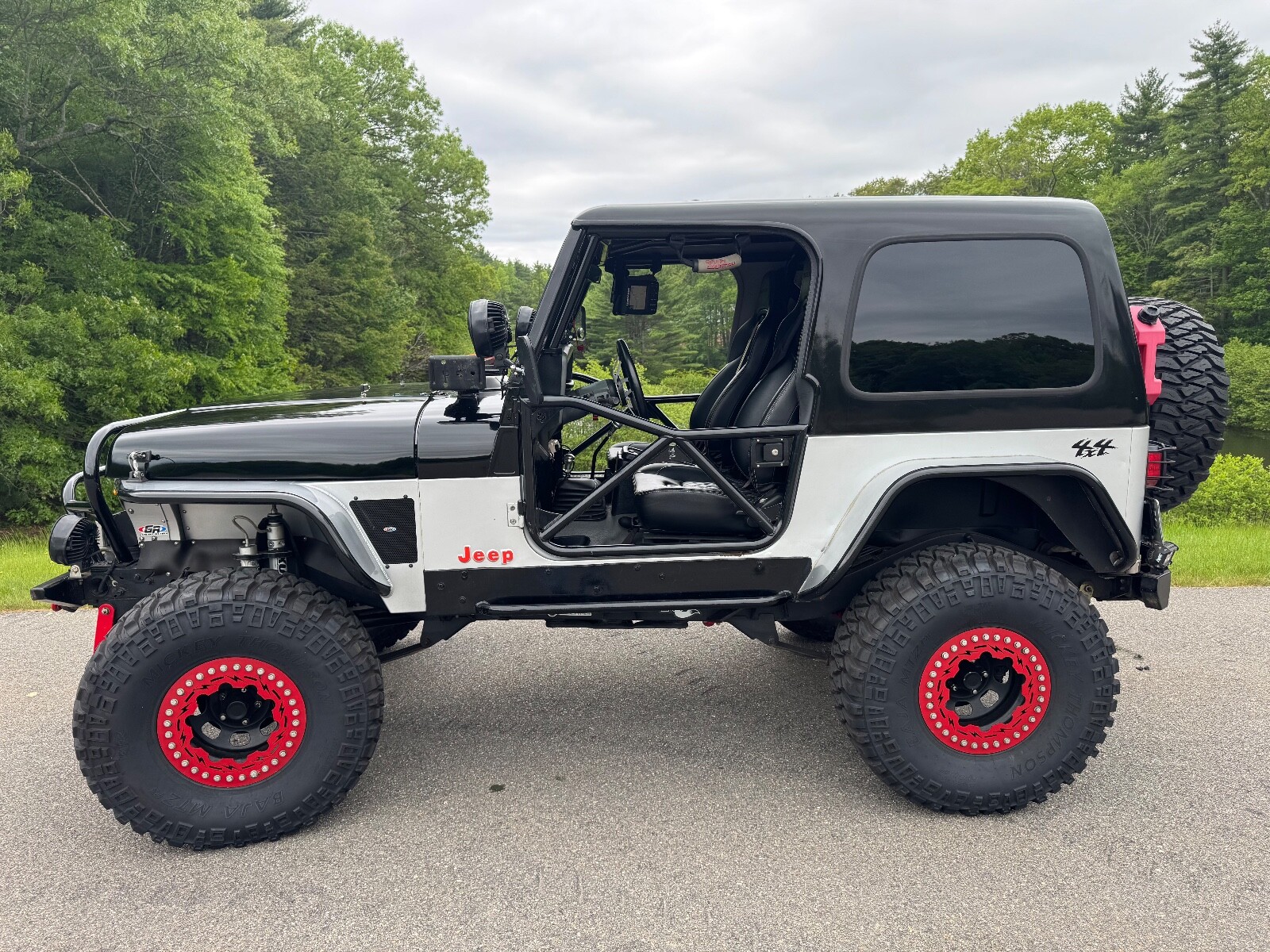 Jeep-Wrangler-1990-1