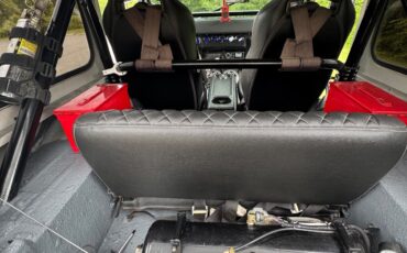 Jeep-Wrangler-1990-13
