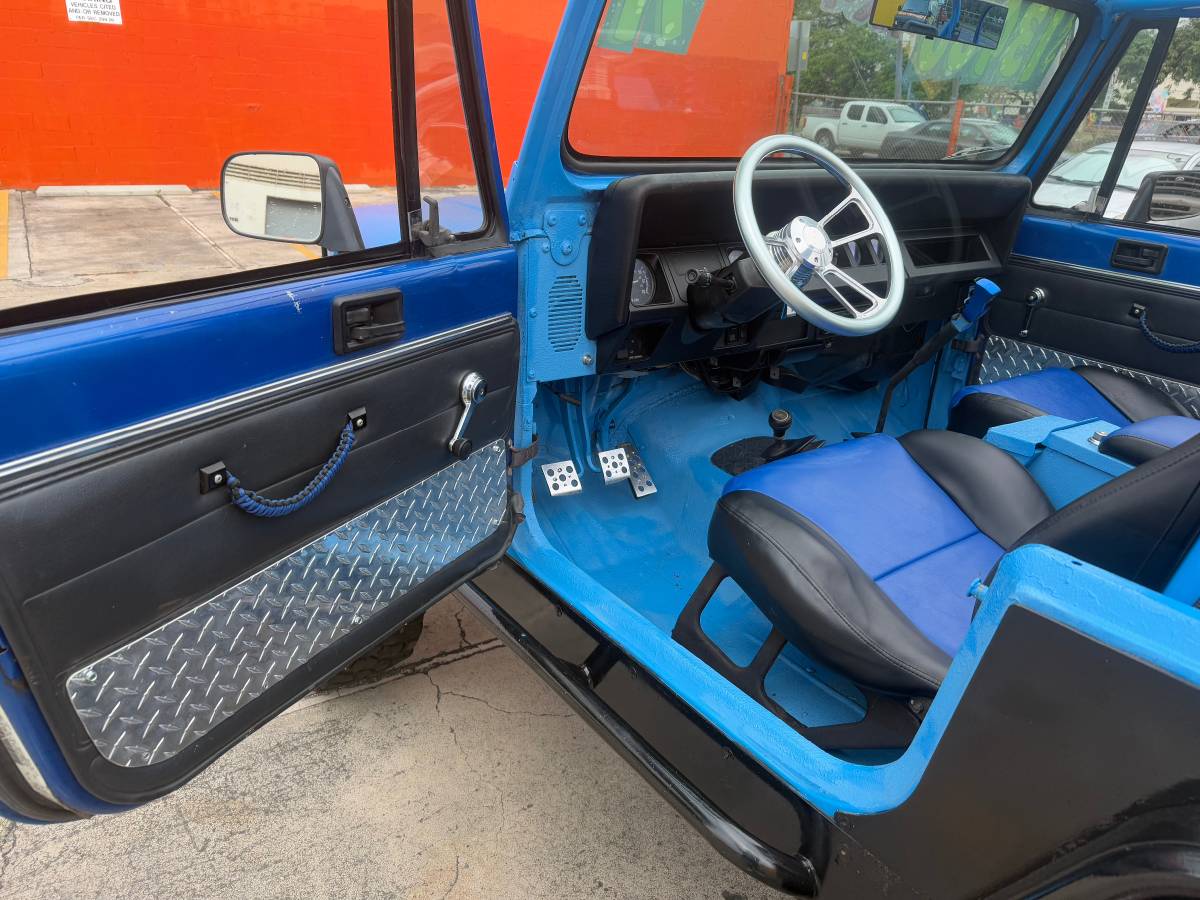Jeep-Wrangler-1991-blue-13