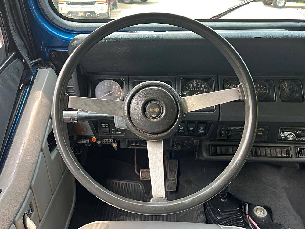 Jeep-Wrangler-1991-custom-21