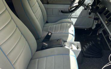 Jeep-Wrangler-1992-SUV-12