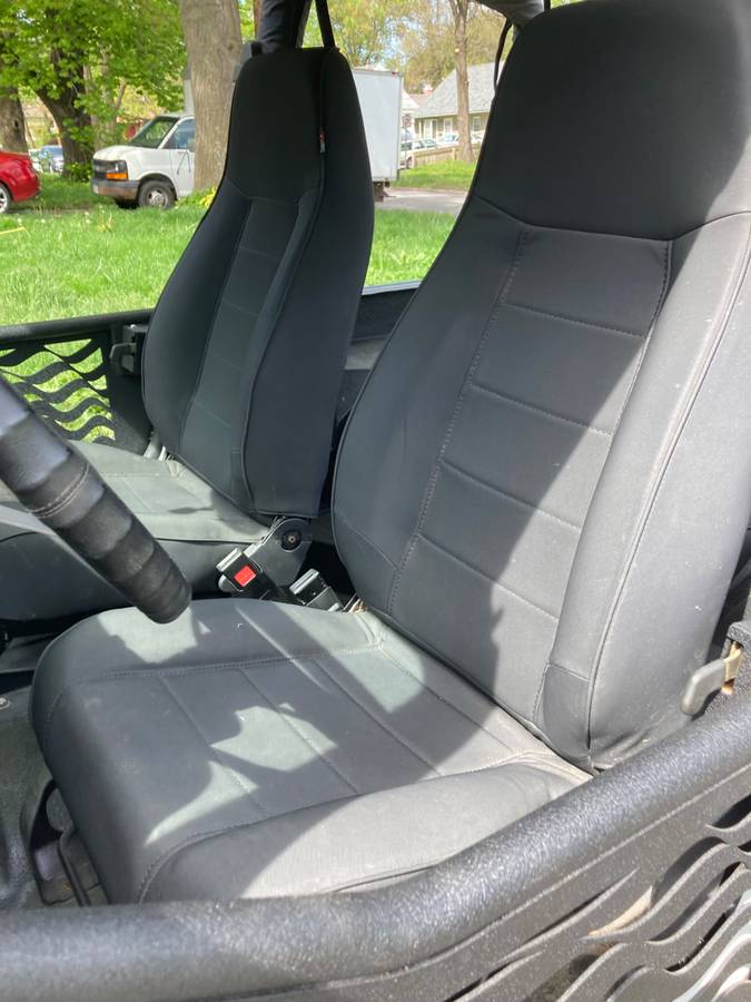 Jeep-Wrangler-1993-white-11