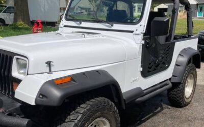 Jeep Wrangler  1993 white
