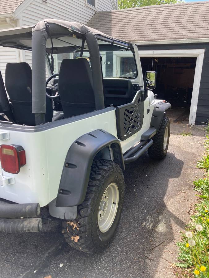 Jeep-Wrangler-1993-white-3