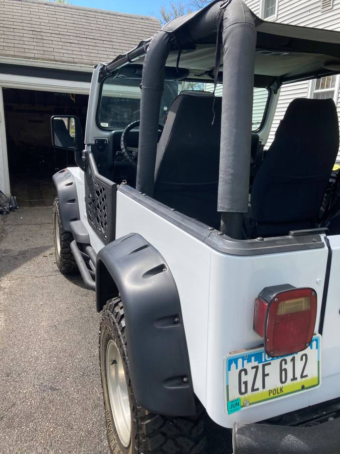 Jeep-Wrangler-1993-white-4