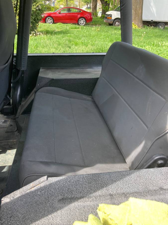 Jeep-Wrangler-1993-white-7