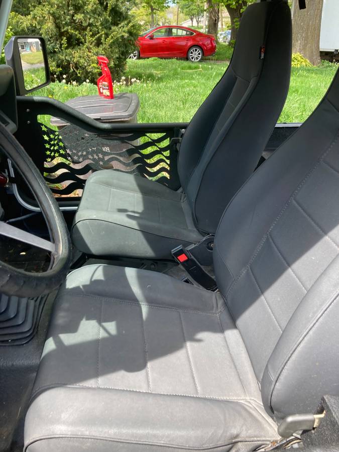 Jeep-Wrangler-1993-white-8