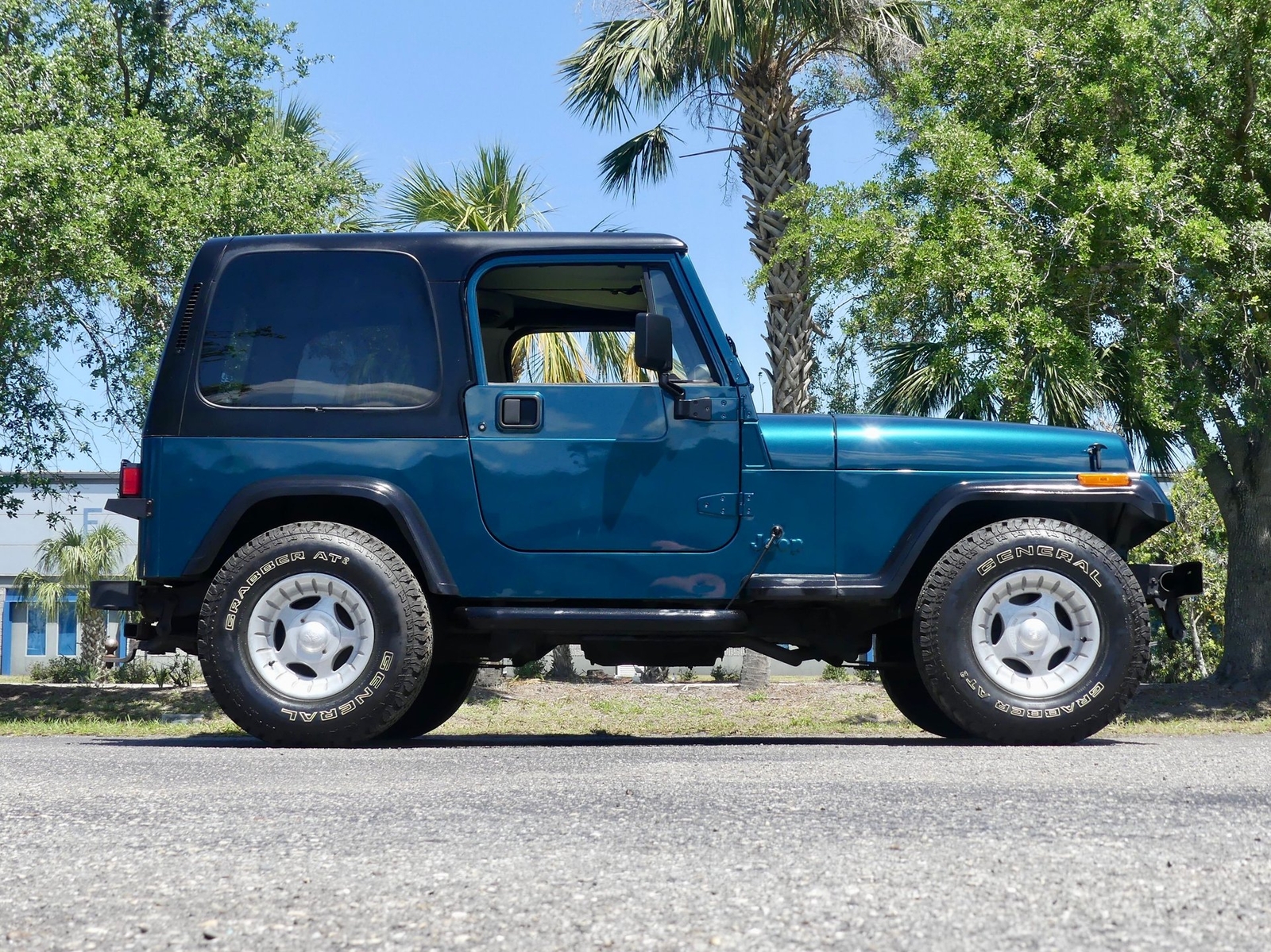 Jeep-Wrangler-1995-SUV-23