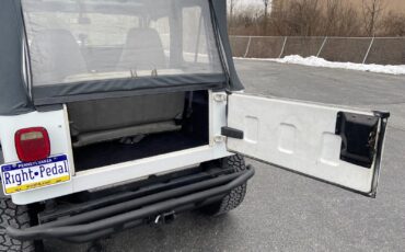Jeep-Wrangler-1995-SUV-28