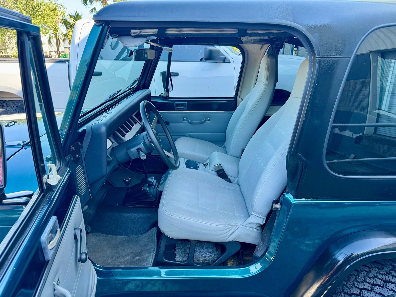 Jeep-Wrangler-1995-SUV-3