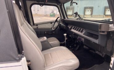 Jeep-Wrangler-1995-SUV-32