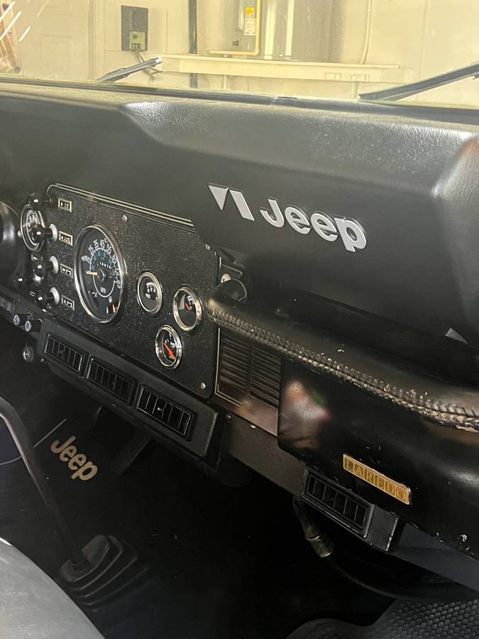 Jeep-Wrangler-cj7-1980-black-11