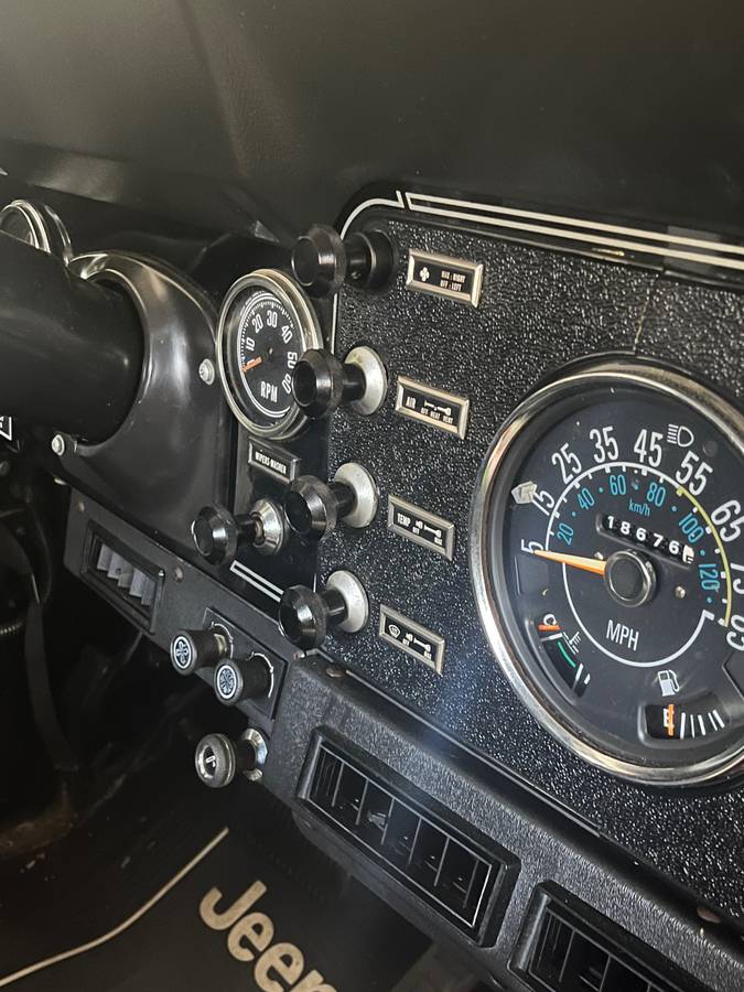 Jeep-Wrangler-cj7-1980-black-12