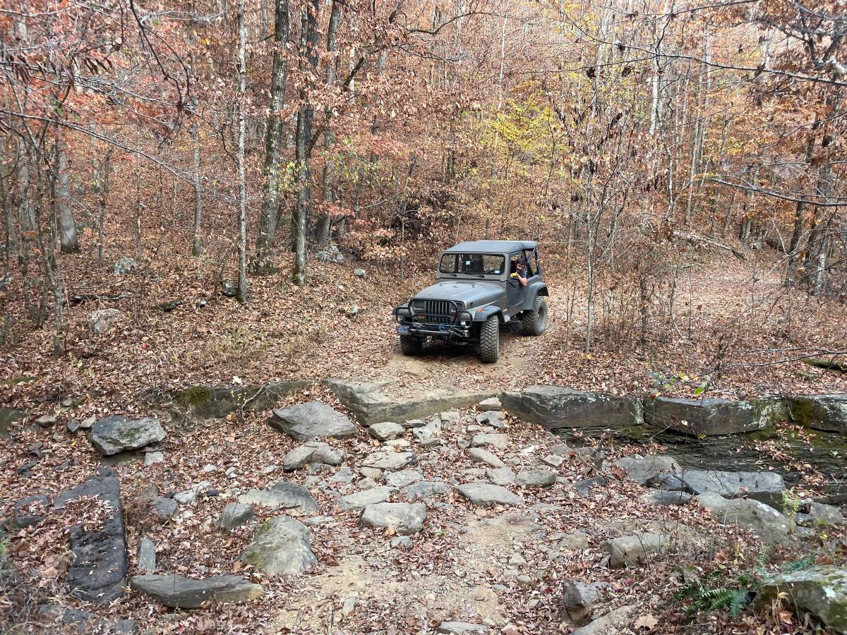 Jeep-Wrangler-sahara-1989-custom-7