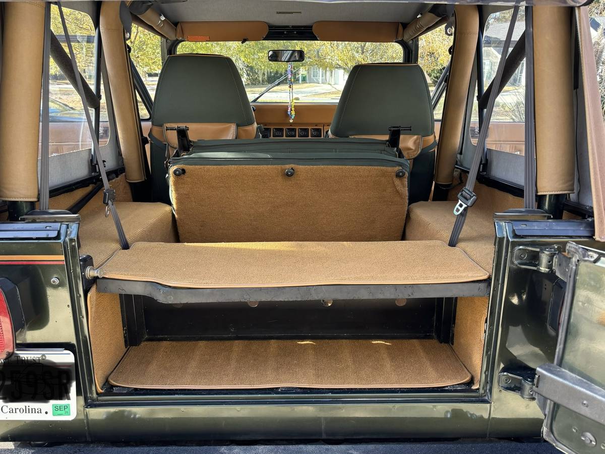 Jeep-Wrangler-sahara-1995-green-10