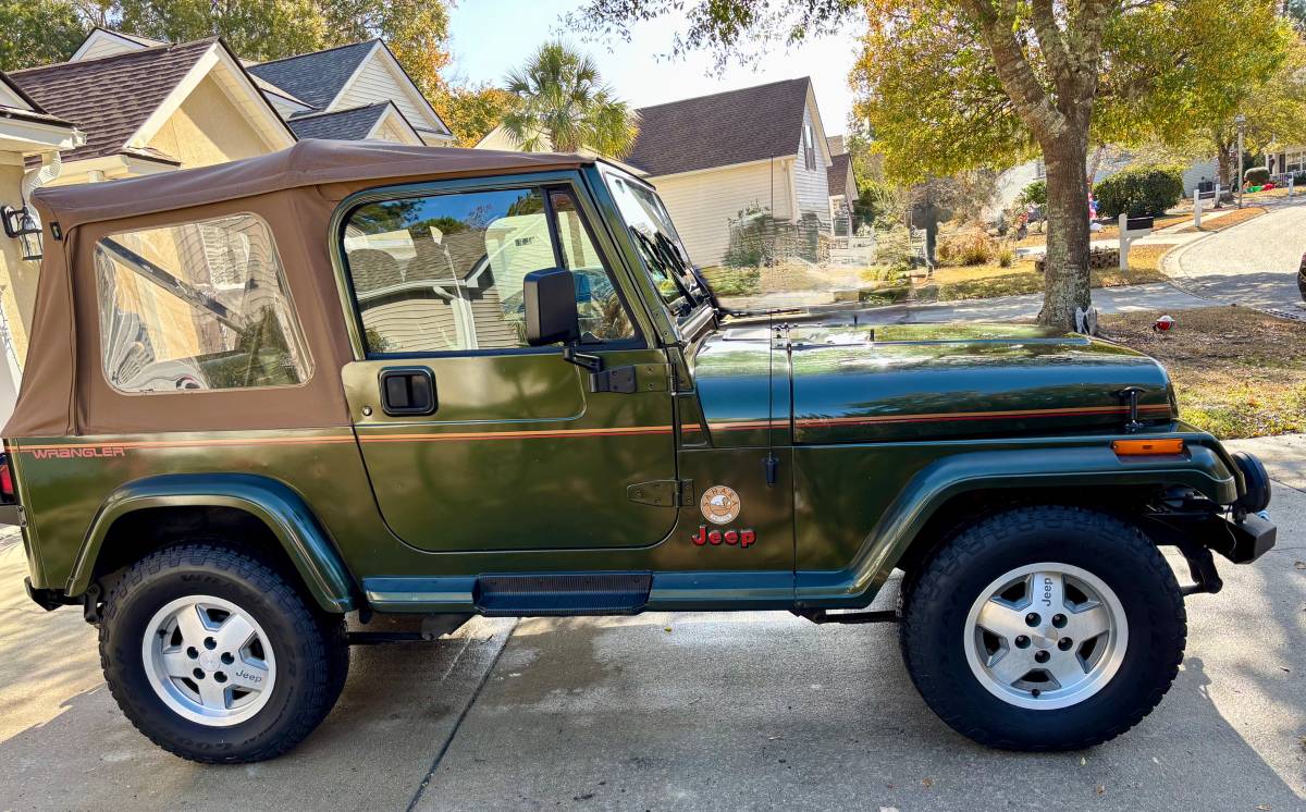 Jeep-Wrangler-sahara-1995-green