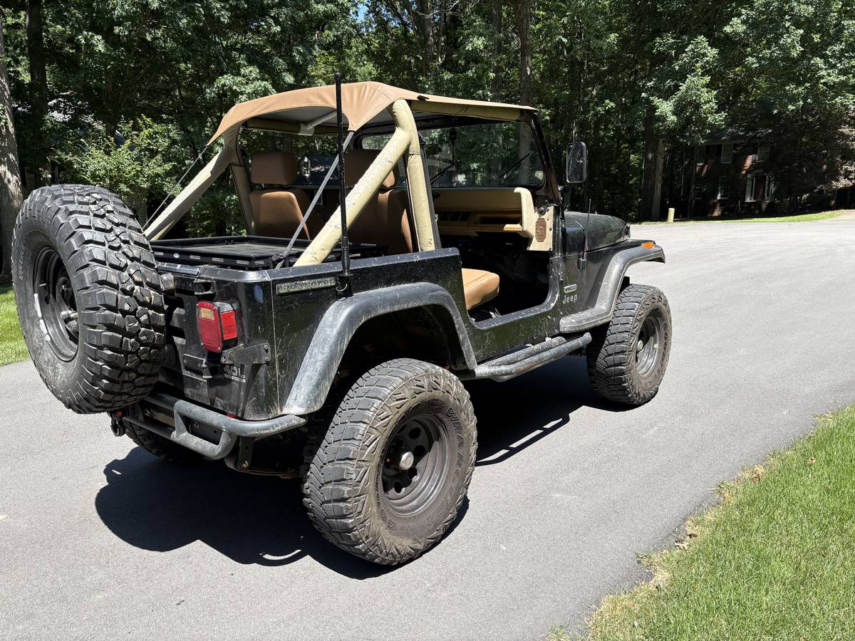 Jeep-Wrangler-yj-1991-black-2
