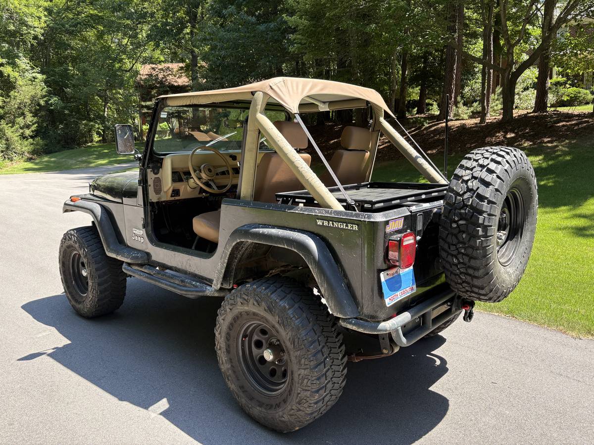 Jeep-Wrangler-yj-1991-black-3