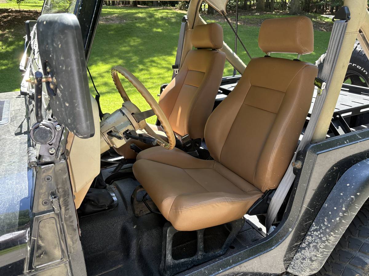 Jeep-Wrangler-yj-1991-black-4