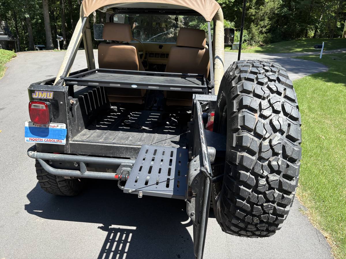 Jeep-Wrangler-yj-1991-black-7