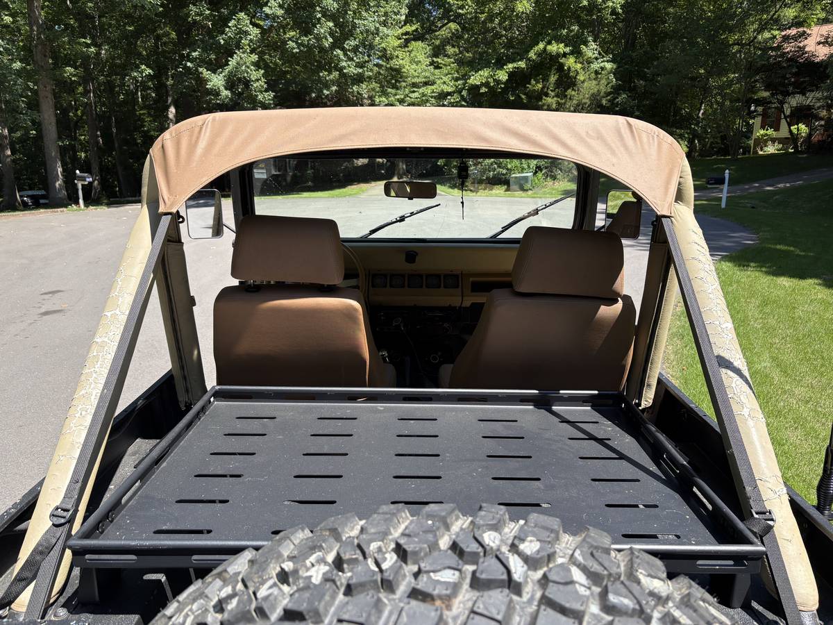 Jeep-Wrangler-yj-1991-black-9